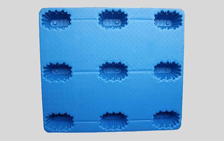 在吹塑托盤上堆放貨物時應(yīng)注意哪些方面？