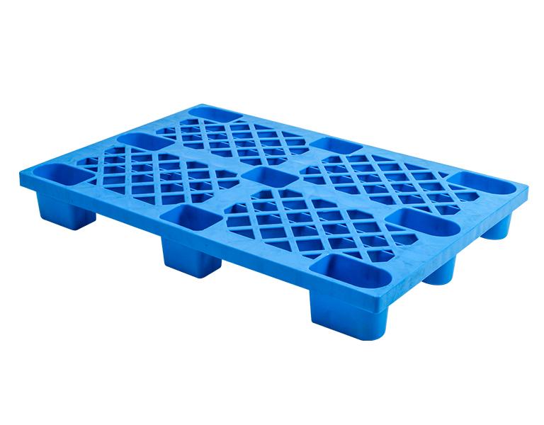 與傳統(tǒng)的托盤相比，九腳塑料托盤有什么優(yōu)勢？