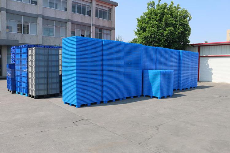 物流行業(yè)通用的標準化塑料托盤類型解析